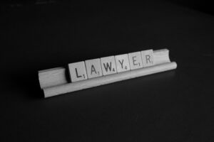 What is the Difference Between a Corporate Lawyer and a Business Lawyer? featured image